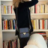 MIMI PETIT SAC EN CUIR PORTÉ ÉPAULE BLEU ET NOIR