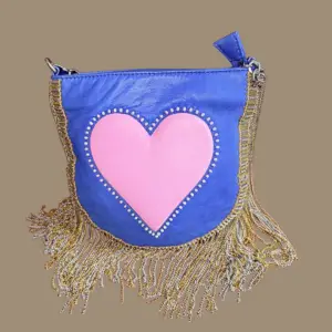 Pochette OFY Malabar — Cœur Quilting Cuir Bleu Cobalt
